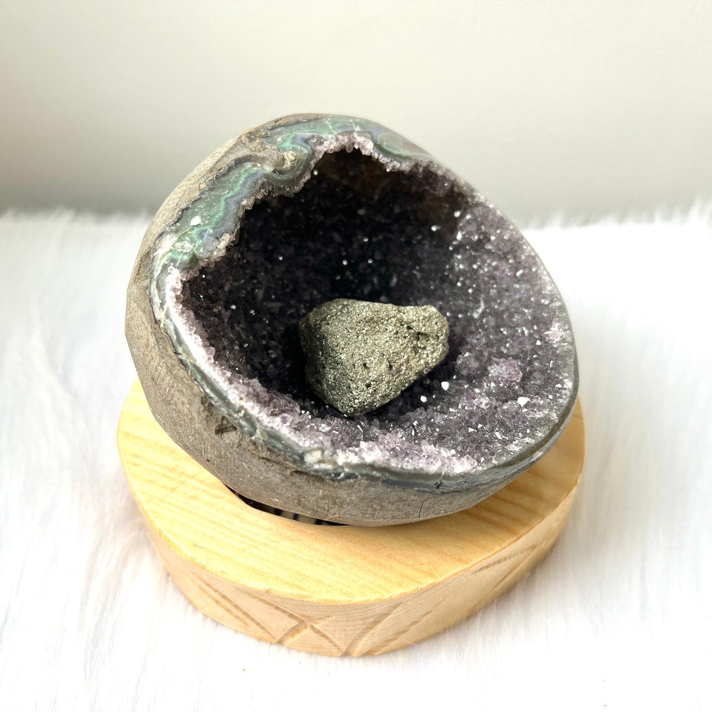 紫晶钱袋子连订造底座