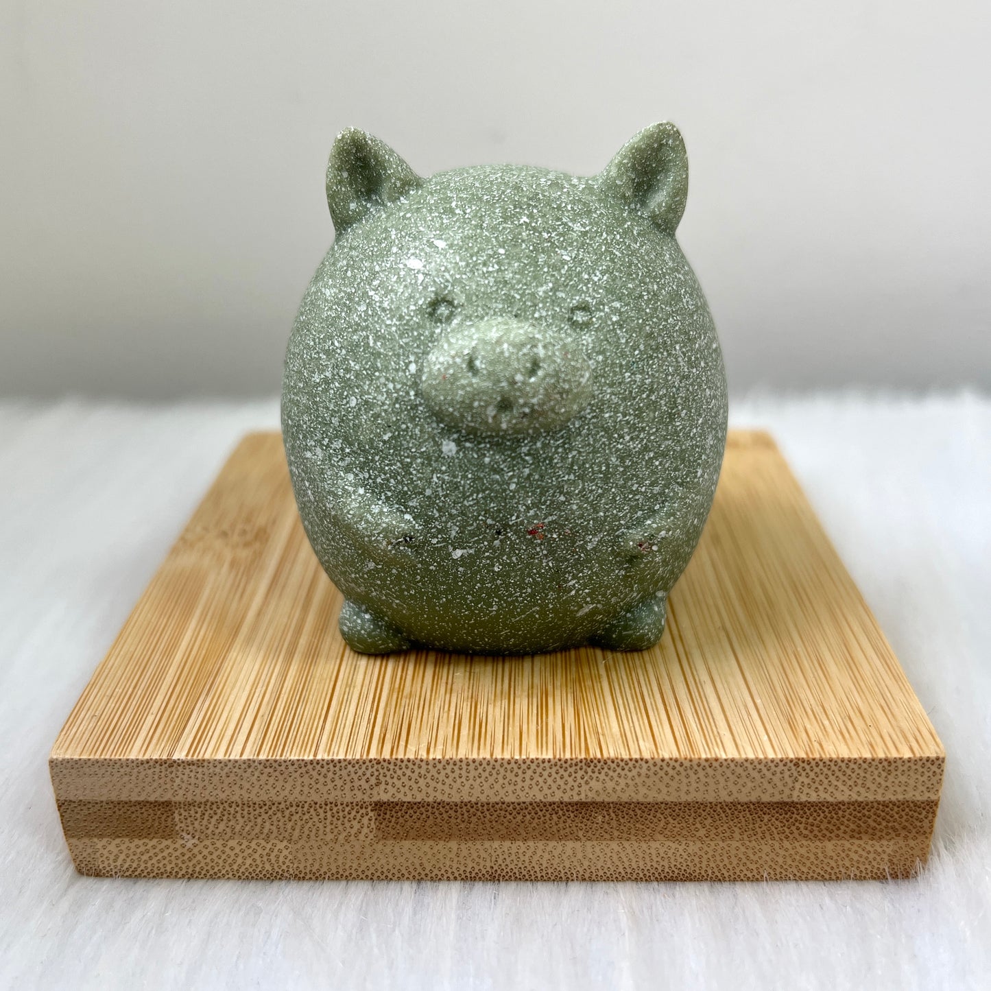 十二生肖(青砂石)摆件- 猪