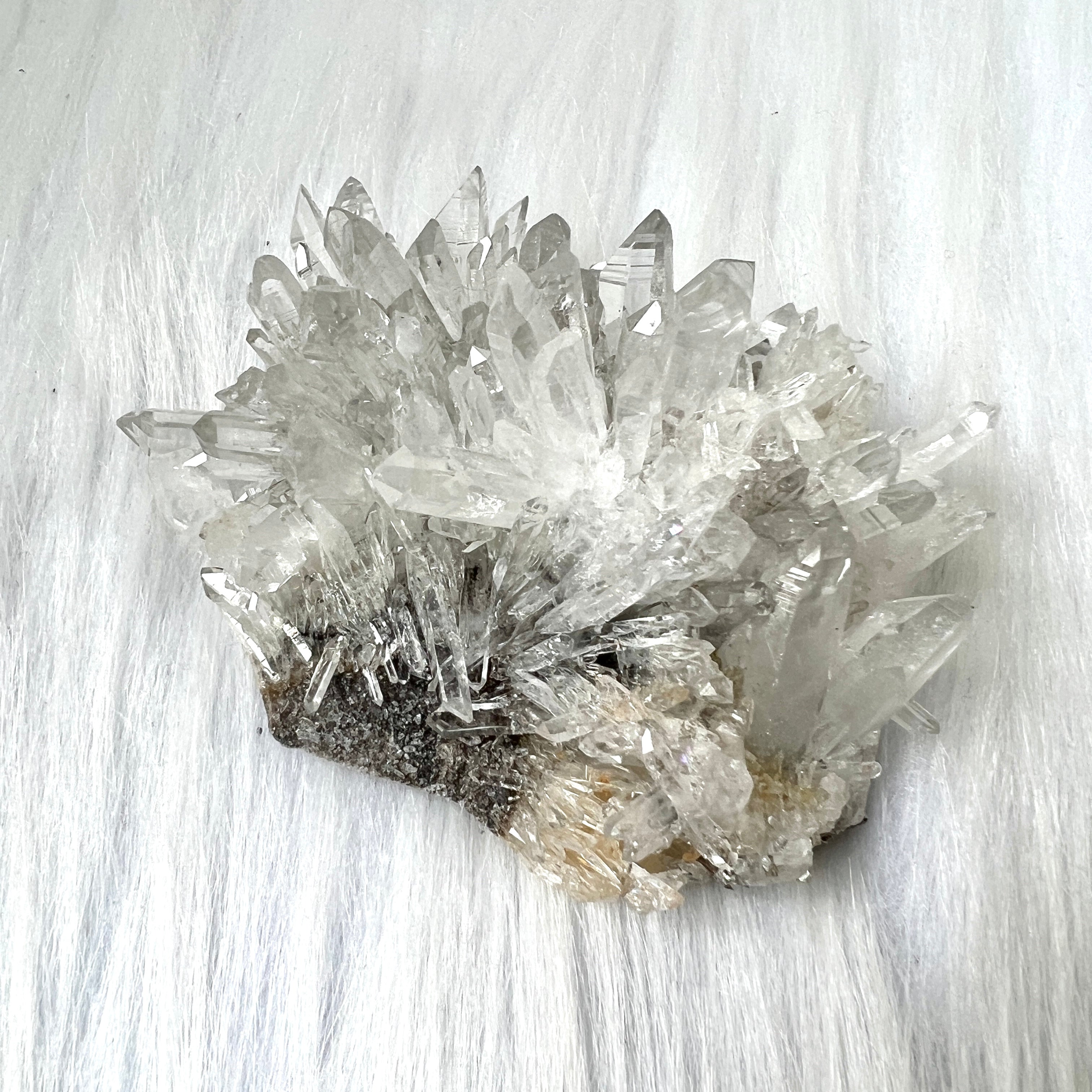 白菊花晶簇– 玄之水晶Fortunate Crystal